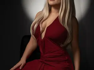 Gigiidoll  live sex cam