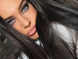 AnnaBlak  live sex cam