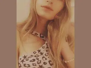 Sweet_melina  live sex cam