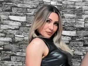 Sweetcherry32  live sex cam
