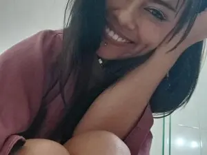 Ada_room  live sex cam
