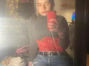 Cherrypoppins  live sex cam