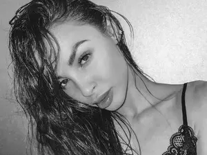 Kirsten_D  live sex cam
