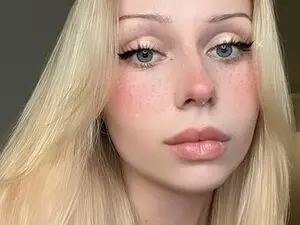 Kittygirl18  live sex cam