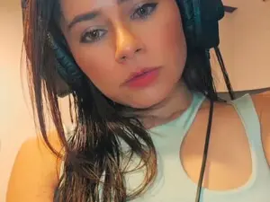 MikasaHack  live sex cam