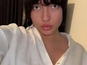 Yourbustygirl  live sex cam