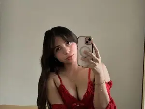 GoldenHoney  live sex cam
