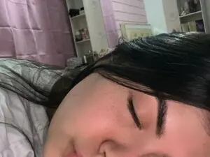 Alexxa_12  live sex cam