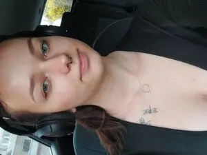 Katydarkbloom  live sex cam