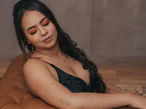 AliPetit  live sex cam