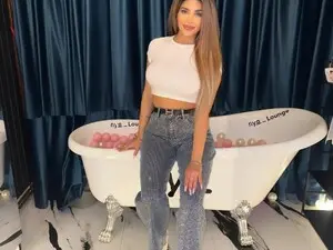 Bella_Posh  live sex cam