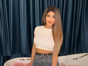 Bella_Posh  live sex cam