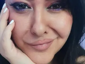 Lisawarner  live sex cam