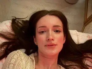 Red_joan  live sex cam