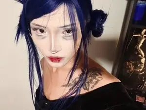 Cyberfreak  live sex cam
