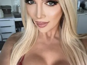 BarbiBentley  live sex cam