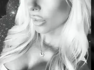 Blondi000  live sex cam
