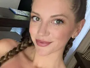 Laceygreyy  live sex cam