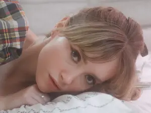 Colette  live sex cam