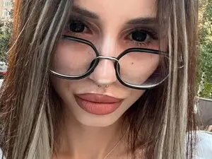 IceCriss  live sex cam