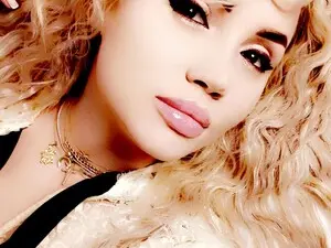 Blond3B  live sex cam