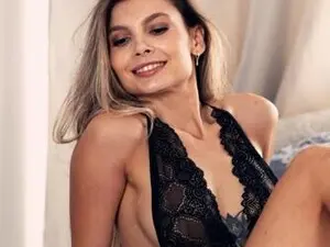 Sellena_Girl  live sex cam