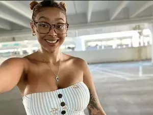 AmberLily1  live sex cam