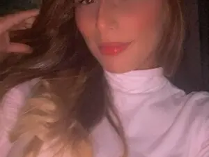 QueenRubii  live sex cam