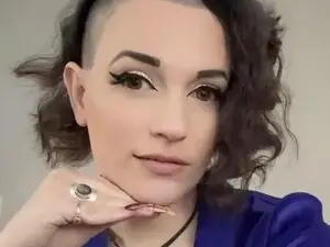 MistressQuynn  live sex cam