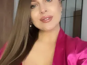 LucyWillow  live sex cam
