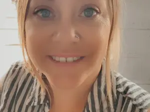 BeezyMcNasty9  live sex cam