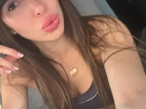 KiaraDivina  live sex cam