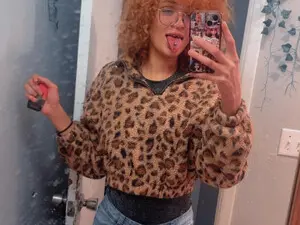 Queenbarbie19  live sex cam