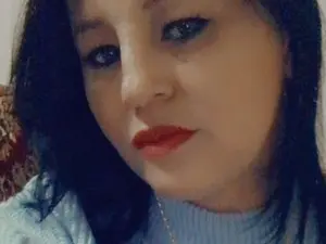 Hornymilf72  live sex cam