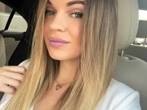 AnnaOnly2312  live sex cam
