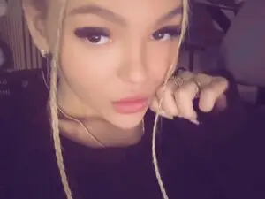 Daisy_abby03  live sex cam