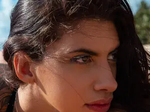 Madgirl_w  live sex cam