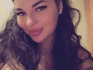 CherryEvve  live sex cam