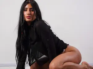 Saracloudy  live sex cam