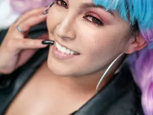 Vero_Jhonson  live sex cam