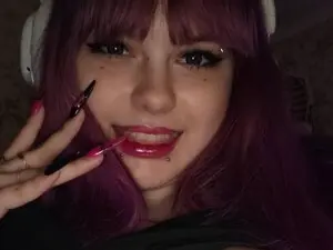 LovelyKriss  live sex cam