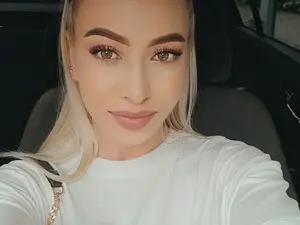 Maxblonde  live sex cam