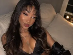 Sweetmia1  live sex cam