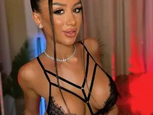 JuliaQuin  live sex cam