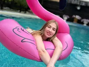 White_Puma  live sex cam