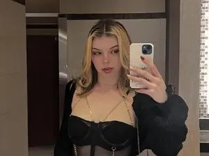 Dawnrobin420  live sex cam