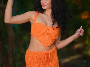 AlessiaDebbie  live sex cam