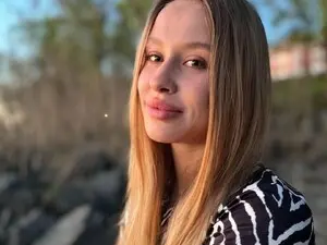 Alice_Maryt  live sex cam