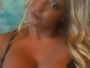 FallonFuxx  live sex cam