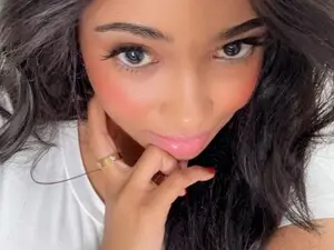 HoneyNala  live sex cam